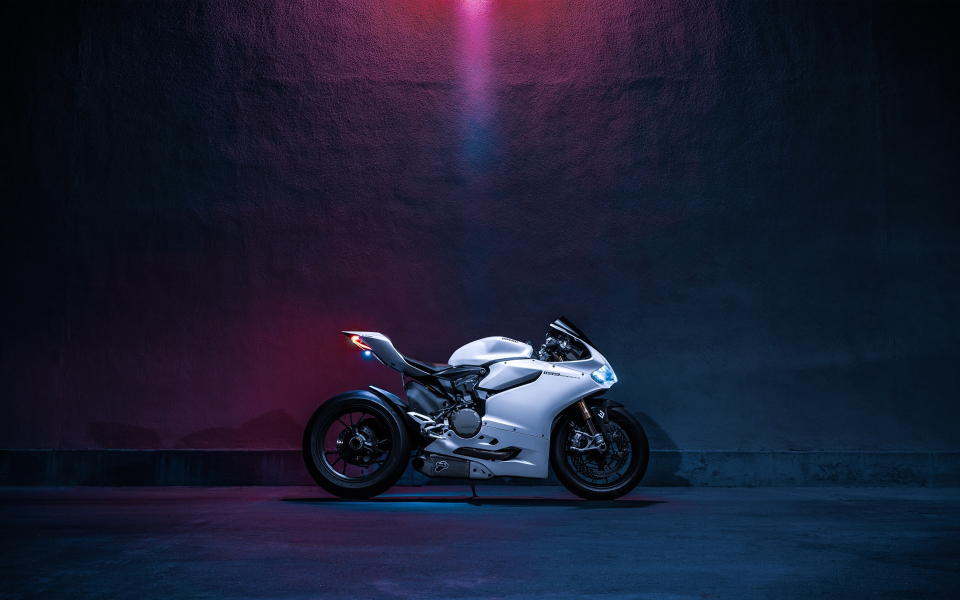 Ducati 1199 Panigale S Bike704194285